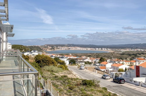 Foto 38 - Modern Holiday Home in Salir do Porto With Swimming Pool