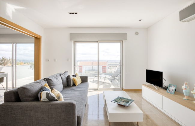 Modern Villa With Pool and Barbecue - Photo 30