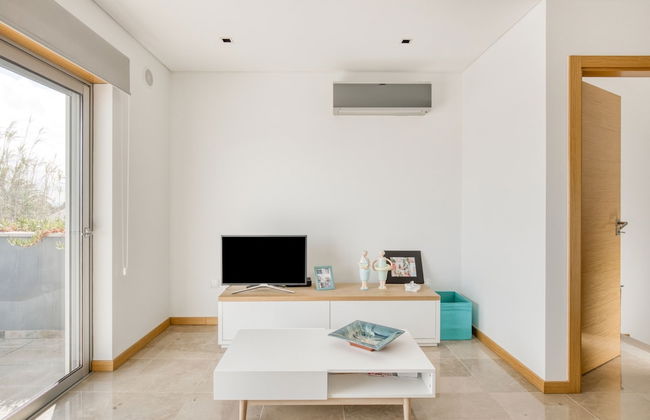 Modern Villa With Pool and Barbecue - Photo 27