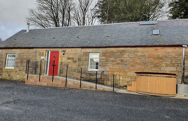Inviting 2-bed Barn With hot tub Near Muirkirk - Photo 21