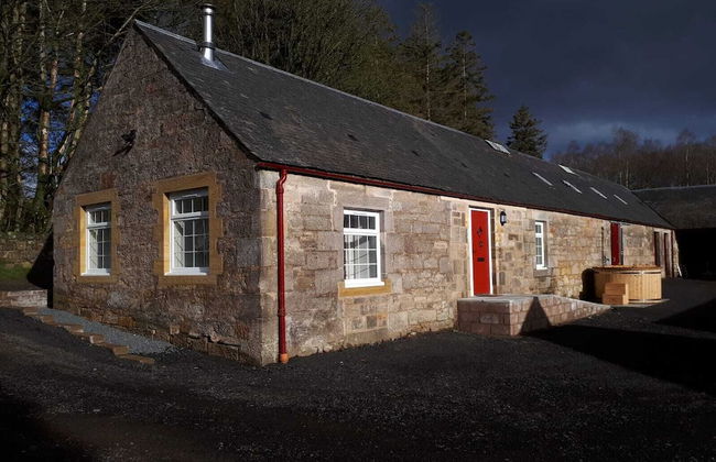 Inviting 2-bed Barn With hot tub Near Muirkirk - Photo 22