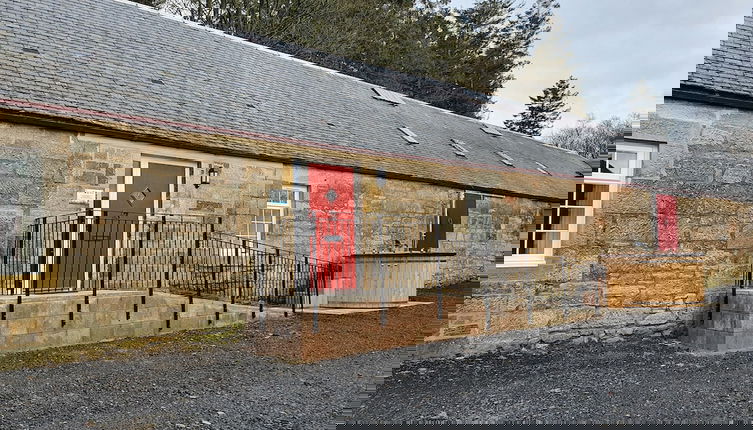 Photo 1 - Inviting 2-bed Barn With hot tub Near Muirkirk