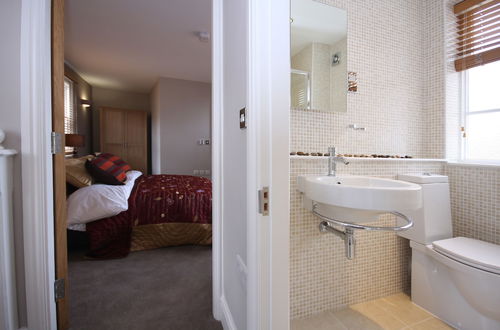 Photo 4 - Berkshire Rooms - Wokingham