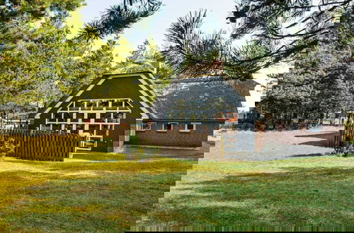 Foto 1 - 8 Person Holiday Home in Norre Nebel
