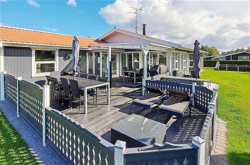 Foto 22 - Alluring Holiday Home in Hadsund near Sea