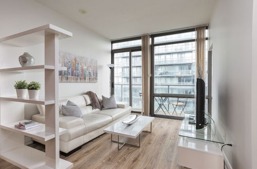 Photo 12 - Bright Sub-Penthouse on Bay St