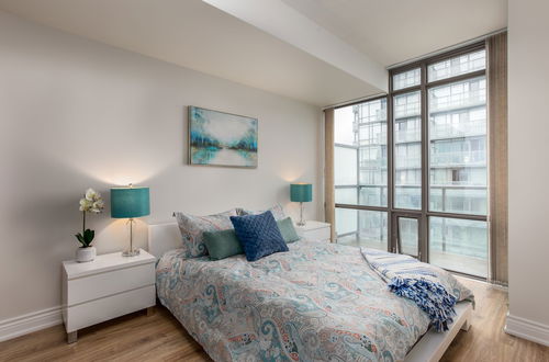 Photo 4 - Bright Sub-Penthouse on Bay St