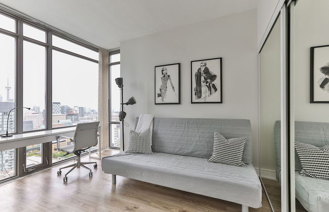 Bright Sub-Penthouse on Bay St - Foto 5