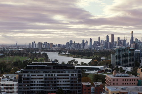 Foto 19 - Ocean Views St Kilda Apartment by Ready Set Host