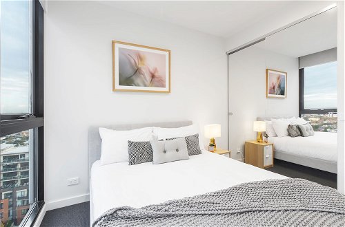 Foto 7 - Ocean Views St Kilda Apartment by Ready Set Host