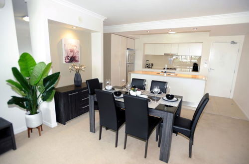 Photo 11 - Surfers Paradise Suite with Pool and Spa