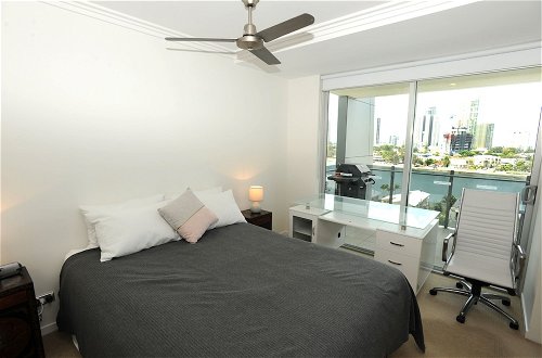 Photo 5 - Surfers Paradise Suite with Pool and Spa