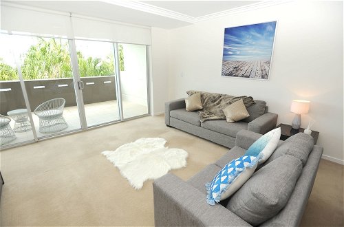 Photo 14 - Surfers Paradise Suite with Pool and Spa