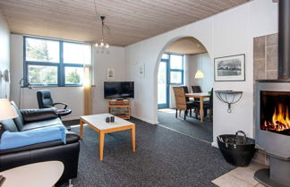 Photo 1 - 6 Person Holiday Home in Hvide Sande