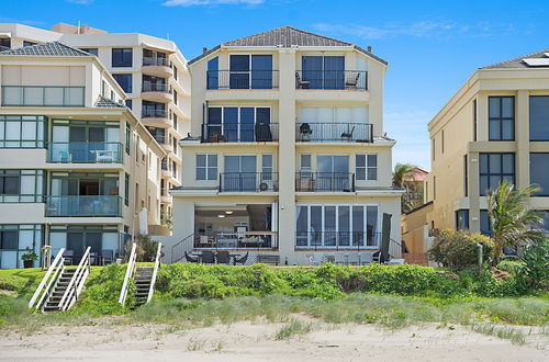 Photo 14 - Beachfront Palm Beach Townhouse