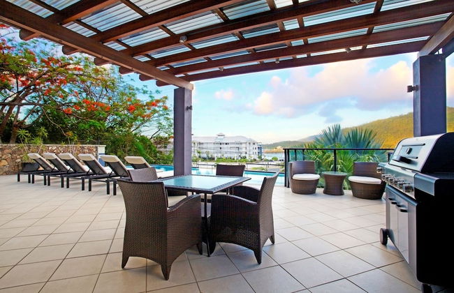 at Waterfront Whitsunday Retreat - Foto 1