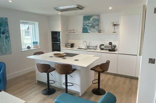 Photo 11 - Stunning Cliff Edge Apartment in Newquay