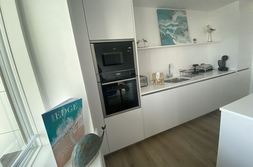 Foto 12 - Stunning Cliff Edge Apartment in Newquay