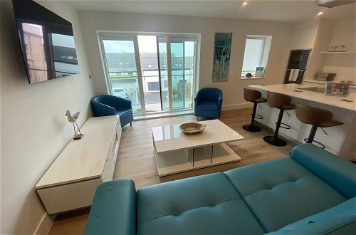 Foto 16 - Stunning Cliff Edge Apartment in Newquay