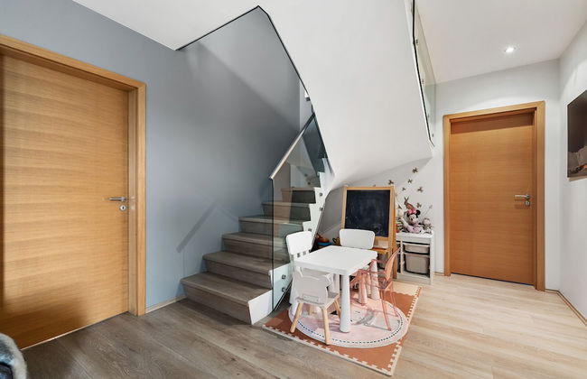 Luxurious Large Home, Perfect for Your Group - Photo 29