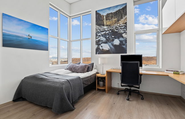 Luxurious Large Home, Perfect for Your Group - Photo 10