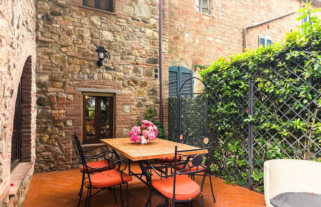 Holiday Home in Town Center with Pool, Garden, Hot Tub - Foto 19