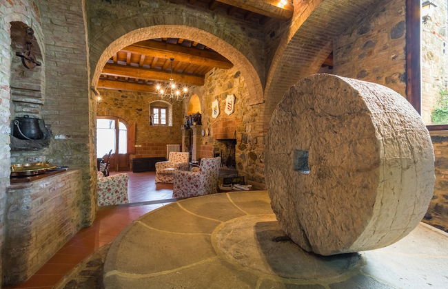 Holiday Home in Town Center with Pool, Garden, Hot Tub - Foto 12