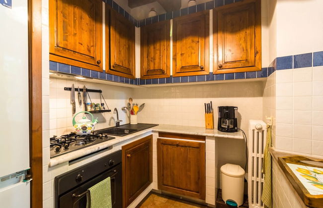 Holiday Home in Town Center with Pool, Garden, Hot Tub - Foto 9