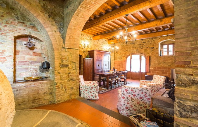 Holiday Home in Town Center with Pool, Garden, Hot Tub - Foto 15