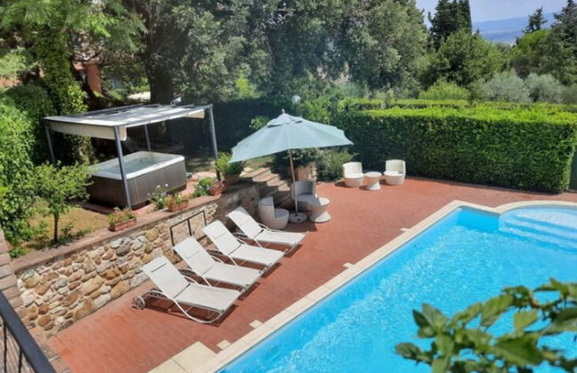 Holiday Home in Town Center with Pool, Garden, Hot Tub - Foto 66