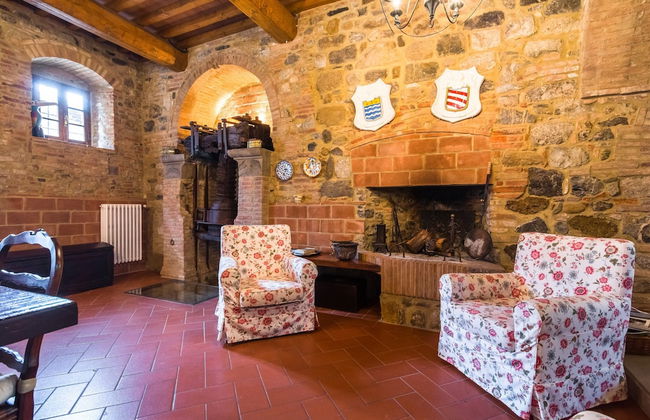 Holiday Home in Town Center with Pool, Garden, Hot Tub - Foto 14