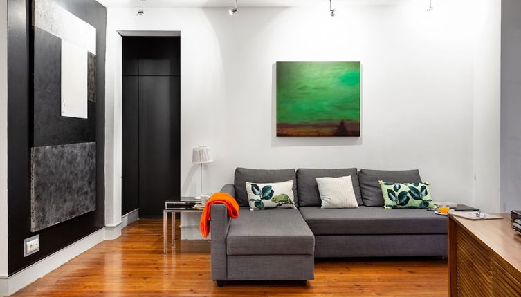 Foto 1 - ALTIDO Bold & colourful 1-bed flat at the heart of Chiado, nearby Carmo Convent