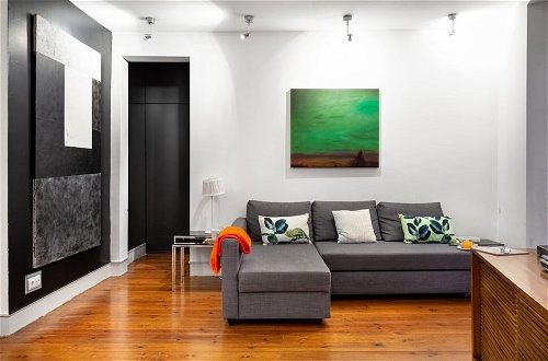 Foto 1 - ALTIDO Bold & colourful 1-bed flat at the heart of Chiado, nearby Carmo Convent
