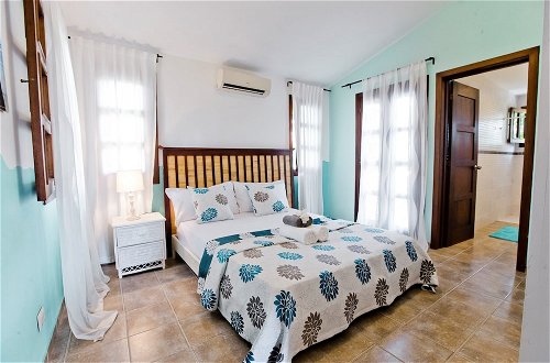 Photo 8 - Cozy 3-Bedroom Apartment with Pool Access near Bavaro Beach
