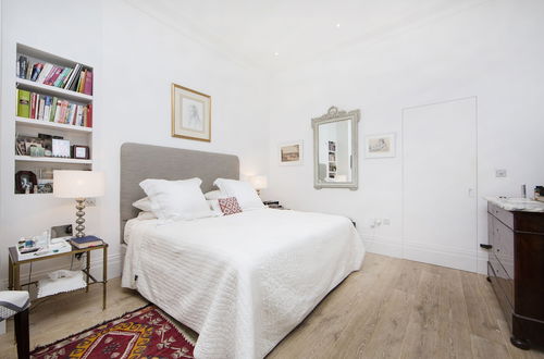 Photo 3 - Beautiful and Spacious 2 Bed/2 Bath Property Just Moments From Earls Court