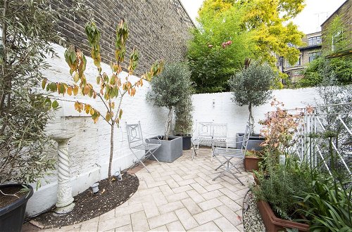 Foto 7 - Beautiful and Spacious 2 Bed/2 Bath Property Just Moments From Earls Court