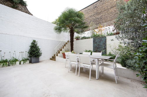 Photo 9 - Beautiful and Spacious 2 Bed/2 Bath Property Just Moments From Earls Court