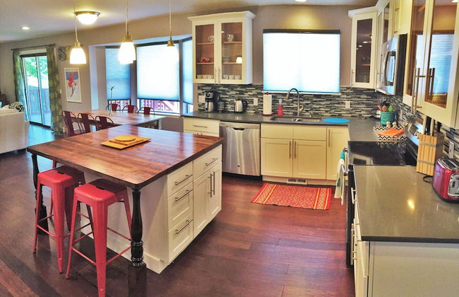 Exquisite 7-BR Home by the Mountains - Foto 11