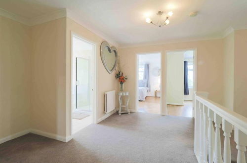 Photo 29 - Inviting 7-bed House With sea Views in Hythe