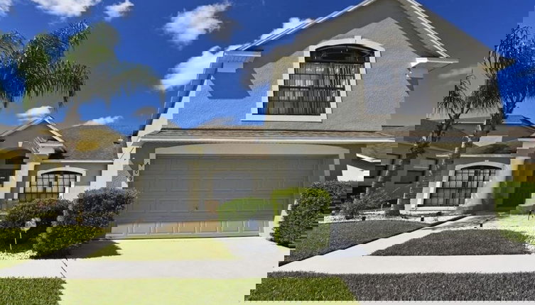 Foto 1 - Beautiful 5 Bed Pool Game Room 5 Bedroom Home by RedAwning