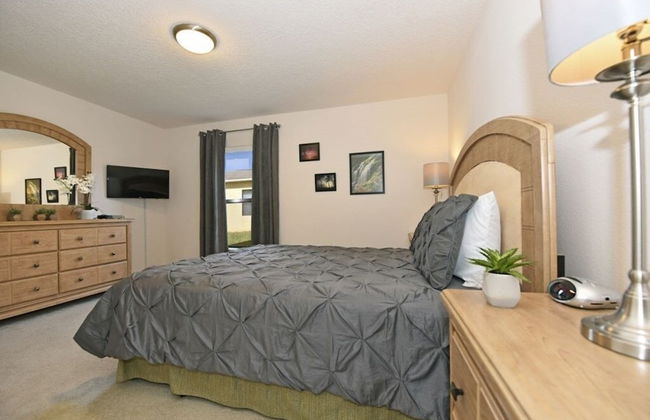 Beautiful 5 Bed Pool Game Room 5 Bedroom Home by RedAwning - Foto 3