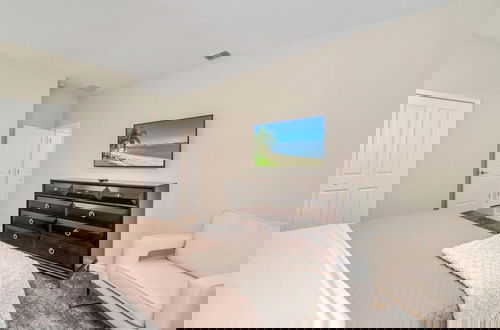 Foto 5 - 9 Bed Storey Lake Themed Game Room 9 Bedroom Home by RedAwning