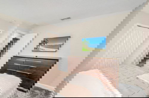 Foto 13 - 9 Bed Storey Lake Themed Game Room 9 Bedroom Home by RedAwning