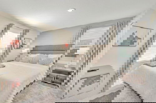 Foto 16 - 9 Bed Storey Lake Themed Game Room 9 Bedroom Home by RedAwning