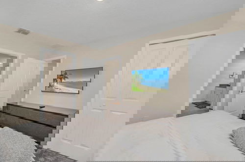 Foto 11 - 9 Bed Storey Lake Themed Game Room 9 Bedroom Home by RedAwning