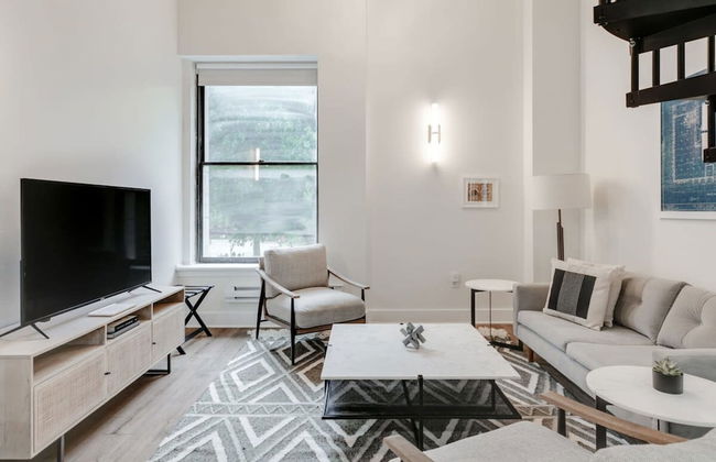 Sosuite 1BR Corner Loft w Park View Gym Lounge - Foto 7