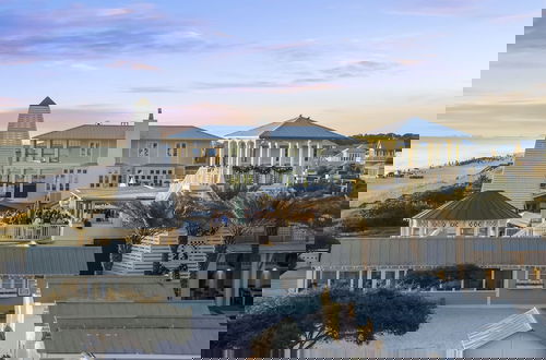 Foto 28 - Buckeye On The Beach Gulf Front Seaside, Fl Right Next To Town Center, Sleeps 10! 4 Bedroom Home by RedAwning