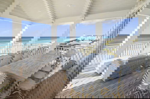 Foto 30 - Buckeye On The Beach Gulf Front Seaside, Fl Right Next To Town Center, Sleeps 10! 4 Bedroom Home by RedAwning