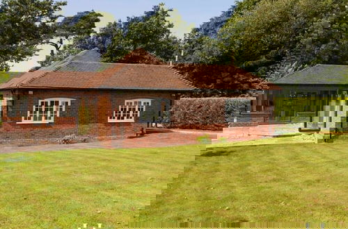 Foto 10 - Luxurious 4 Bedroom Vineyard Villa Stanlake Park