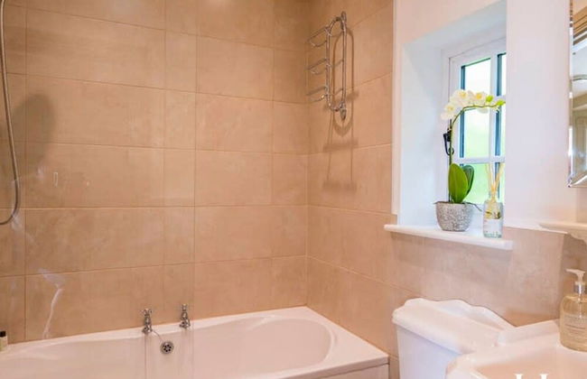Luxurious 4 Bedroom Vineyard Villa Stanlake Park - Foto 24